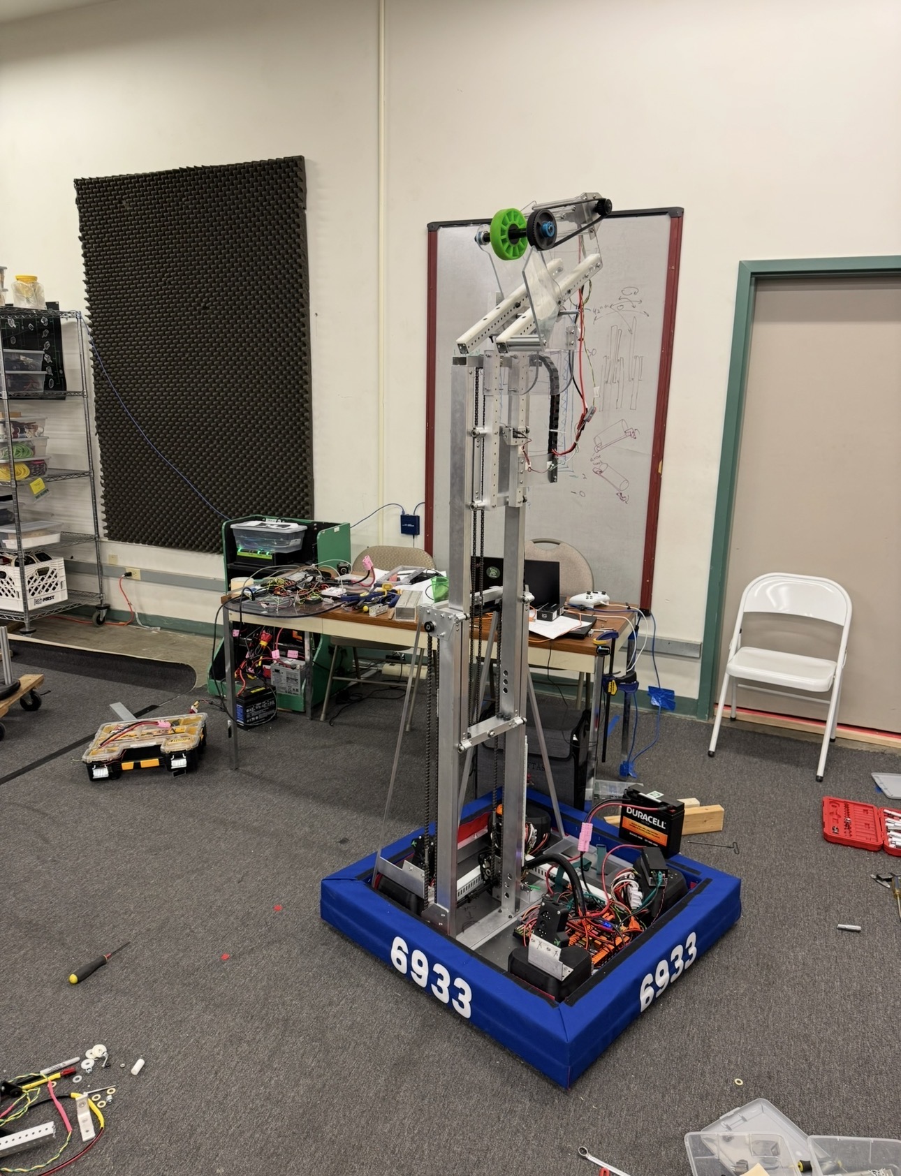 robot elevator up